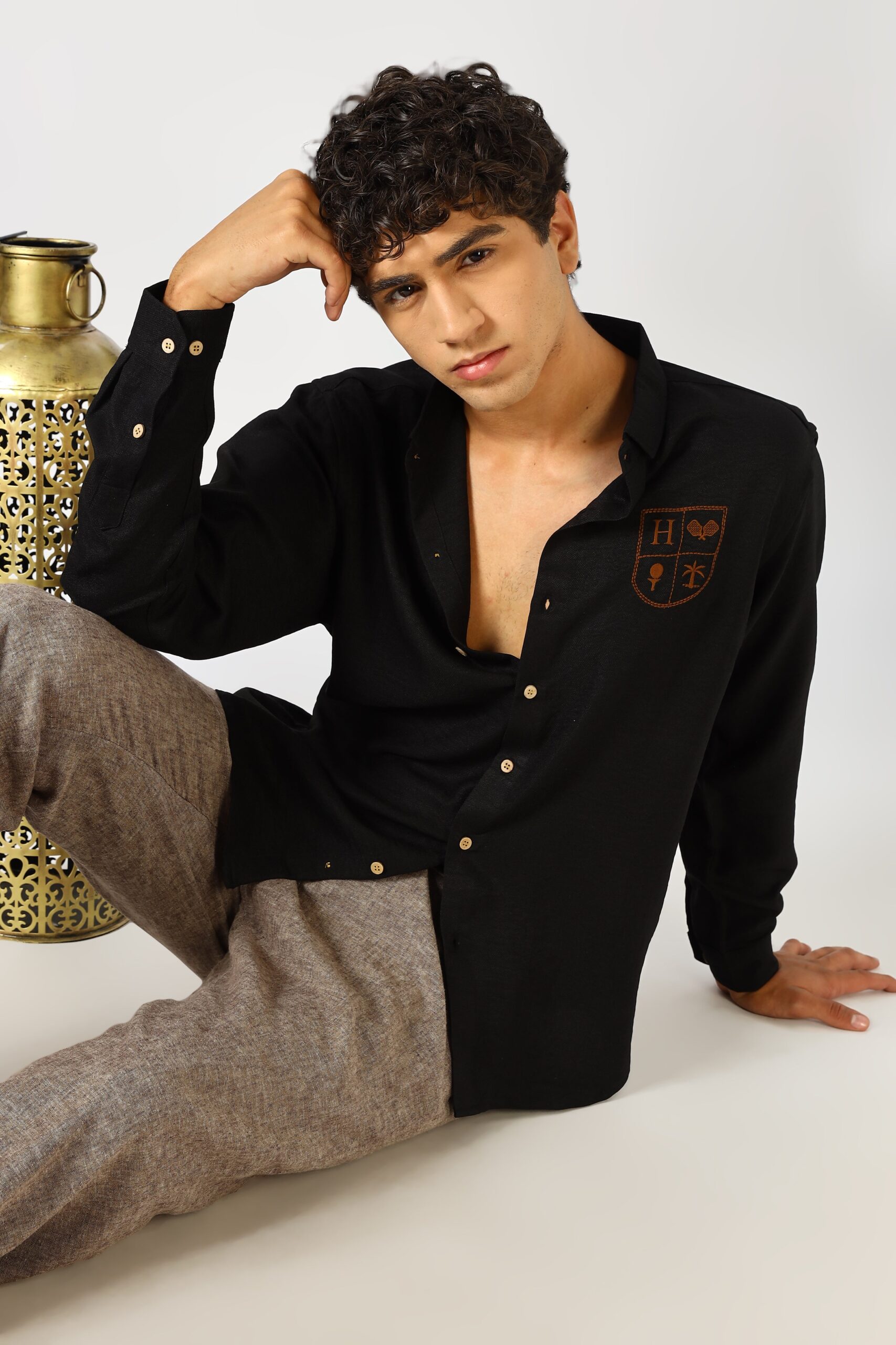 1L9A0851-scaled-1.jpg The Crest of Leisure Black Luxury Embroidered Shirt - Image 1