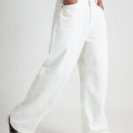 Iconic White Clean Streetwear Relaxed Wide-Leg Jeans